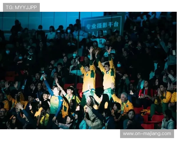 商洛老年市民利用赛事场地健身,排球带动全民健康 商洛老年市民利用赛事场地健身,排球带动全民健康