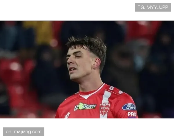 罗马有意签下佛罗伦萨左后卫福蒂尼，球员续约谈判进行中